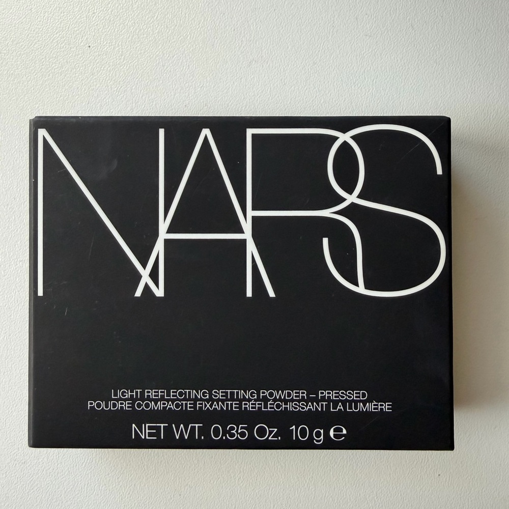 NARS Light Reflecting Pressed Setting Powder - Picture 3 of 5